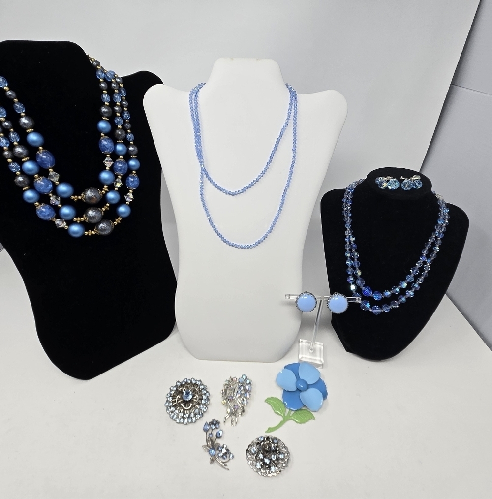 VINTAGE FASHION JEWELRY BUNDLE BLUE FACETED BEADS RHINESTONE BROOCH NECKLACE